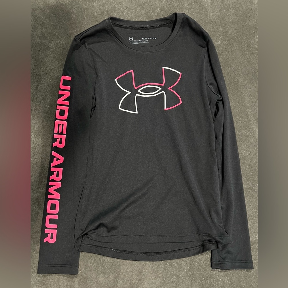 Girls YXS Under Armour Long sleeve shirt